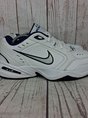 Nike Air Monarch IV Shoes Sneakers Mens 9 Wide 4E White Navy Walking 416355-102